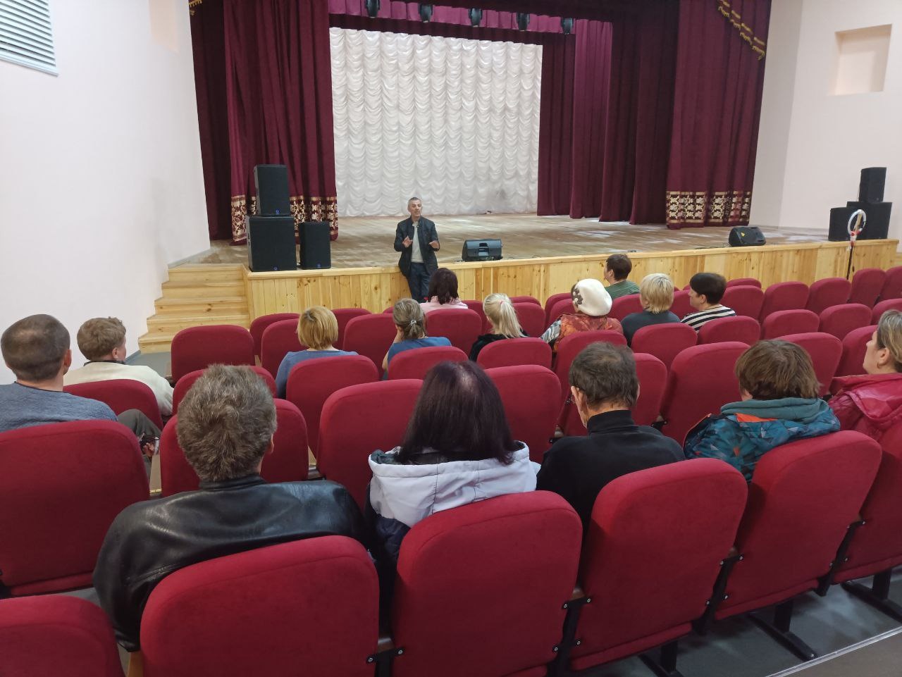 Начальник Шебекинского отделения БТИ Сергей Гузиев провёл встречу с населением в Купинском СДК.