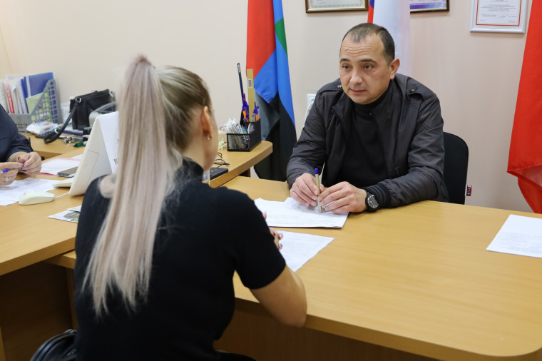 Вчера, 17 октября, Владимир Жданов провёл личный приём граждан в селе Купино.